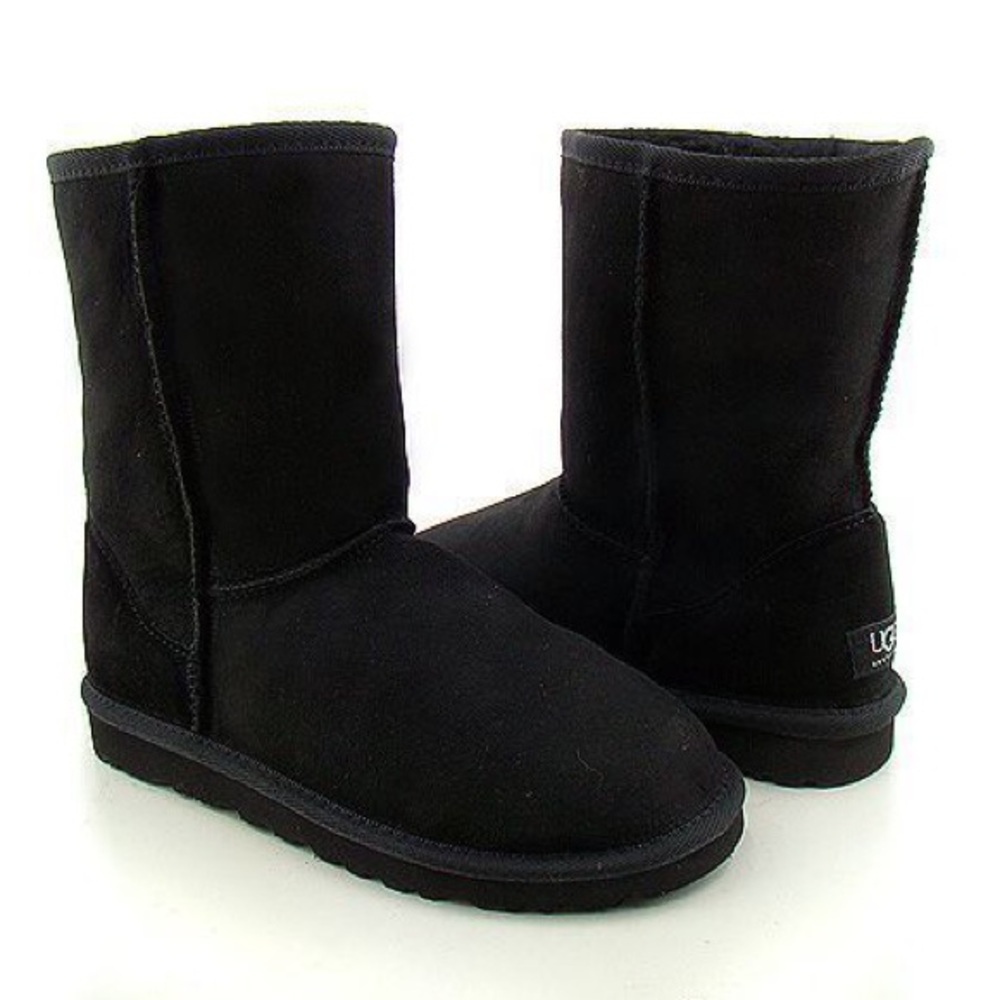 Women’s Short Black Uggs